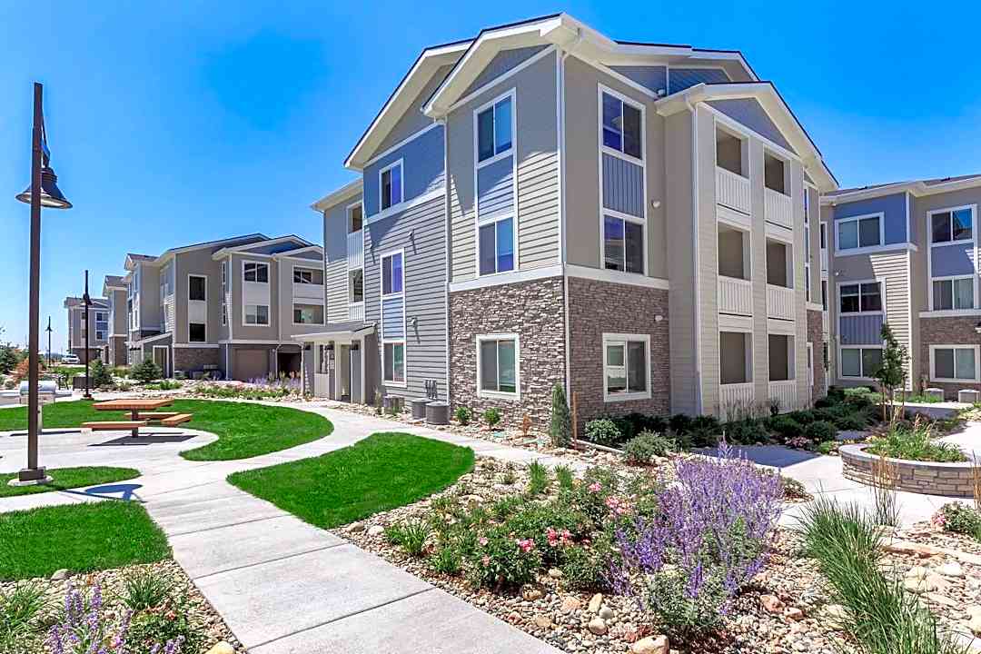 The Overlook At Interquest Apartments 11124 Cedar Glen View Colorado Springs Co Apartments For Rent Rent Com