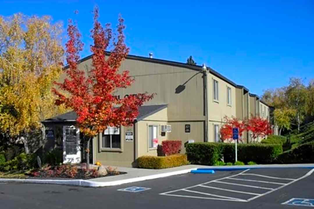 Overlook Apartments 385 Sacramento St Auburn Ca Apartments For Rent Rent Com