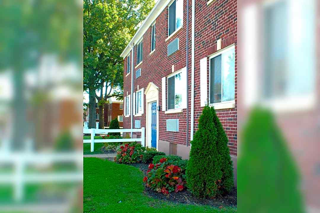 Evergreen Apartments At New Castle Crossing 1627 New Jersey Ave New Castle De Apartments For Rent Rent Com