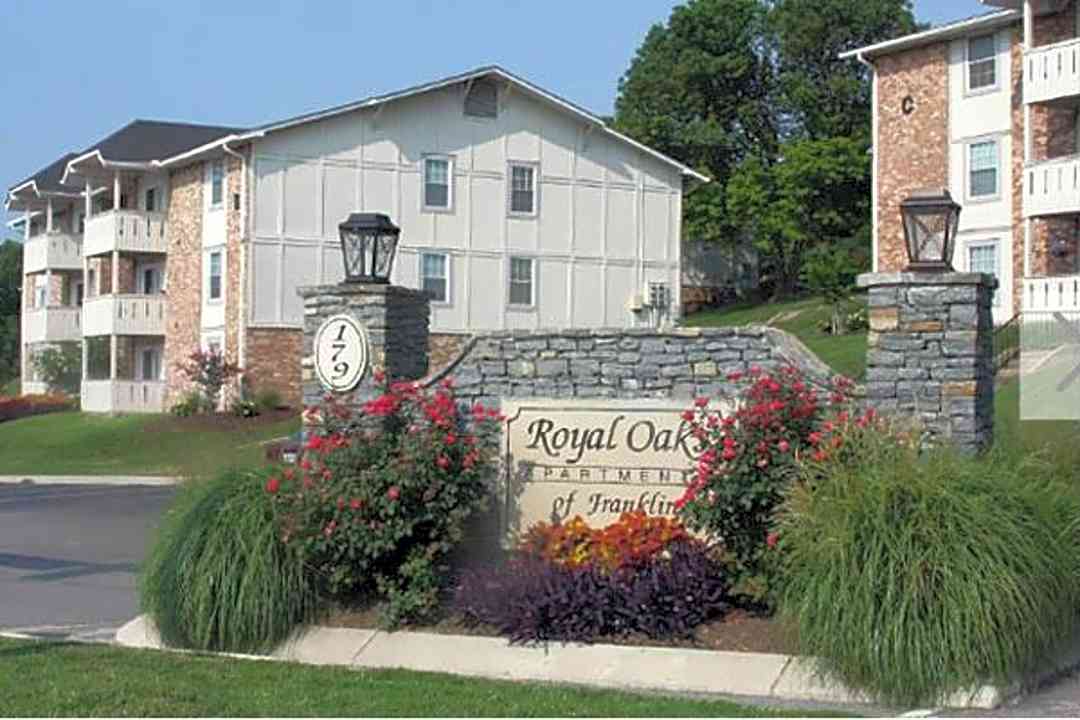 Royal Oaks 179 Royal Oaks Blvd Suite B 2 Franklin Tn Apartments For Rent Rent Com