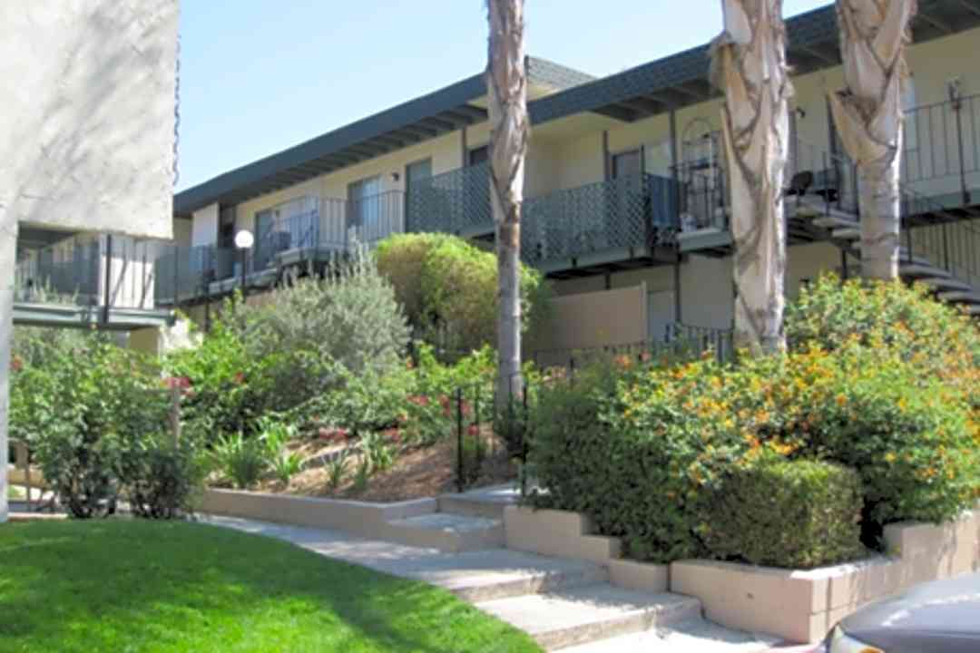 Amber Crest Apartments 5310 Canyon Crest Dr Riverside Ca Apartments For Rent Rent Com