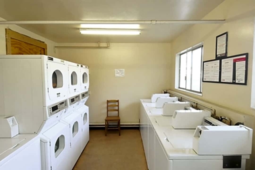 Americana El Pompeii Apartments 3655 West Artesia Boulevard Torrance Ca Apartments For Rent Rent Com