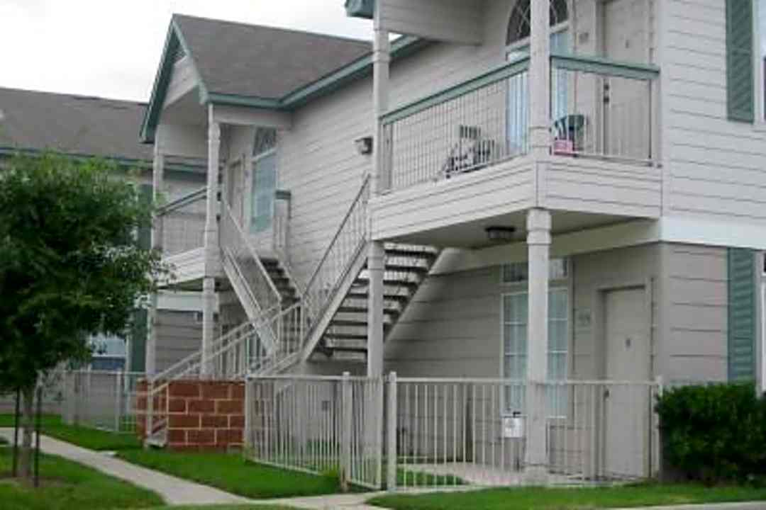 Tidwell Estates 1200 W Tidwell Rd Houston Tx Apartments For Rent Rent Com