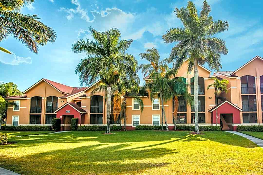 The Landings At Pembroke Lakes Apartments 10650 Washington St Pembroke Pines Fl Apartments For Rent Rent Com