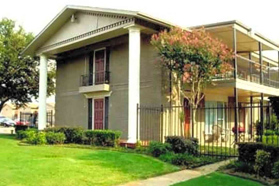 Amherst Oaks 3740 High Vista Drive Dallas Tx Apartments For Rent Rent Com