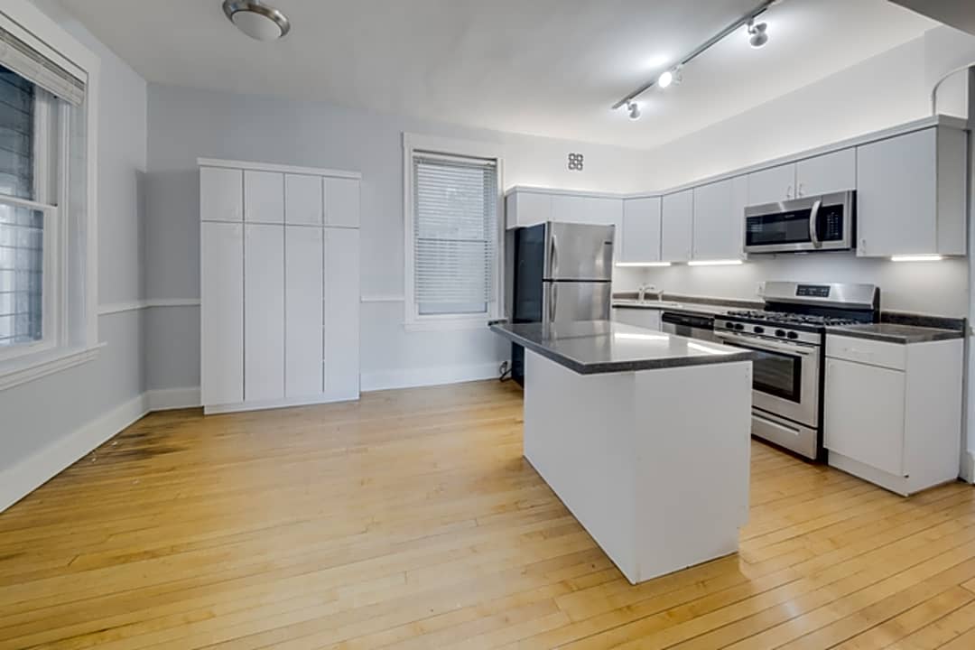 2335 N Oakley Ave - 2335 N Oakley Ave unit 2 | Chicago, IL Apartments for  Rent | Rent.