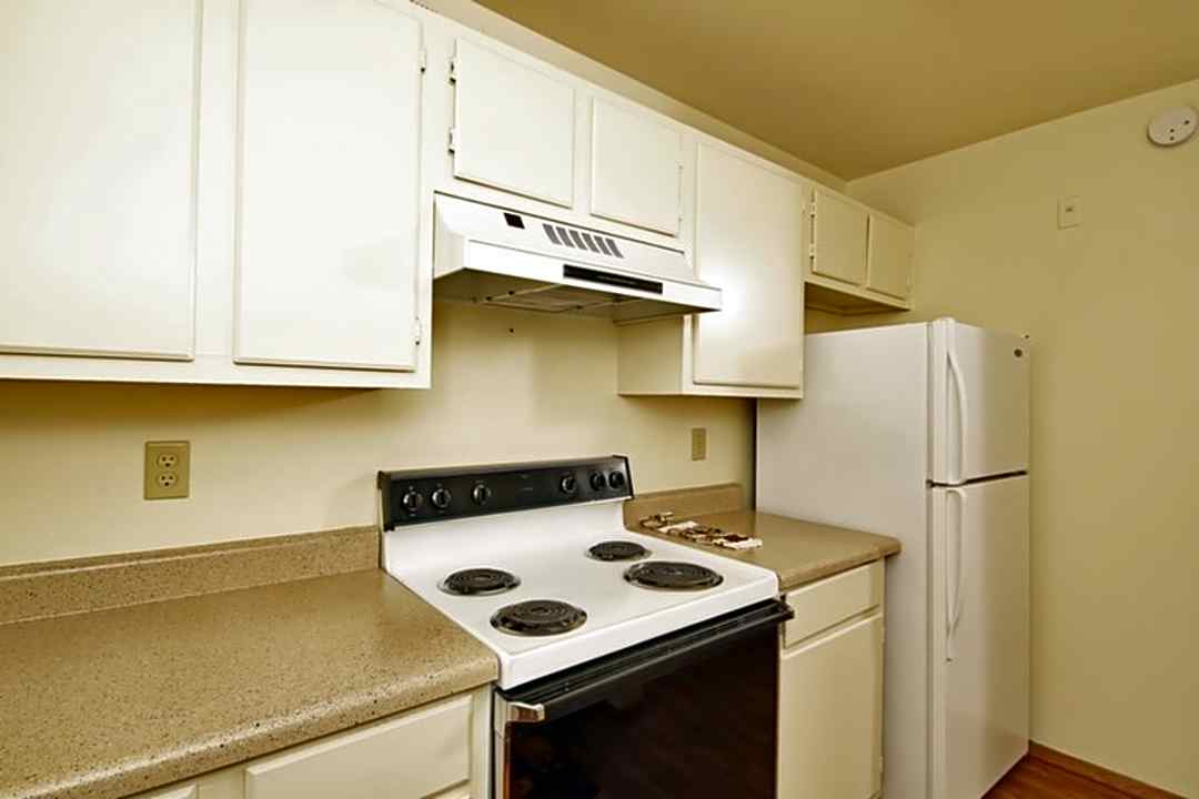 Spectrum Village 60 N Pecos Rd Las Vegas Nv Apartments For Rent Rent Com
