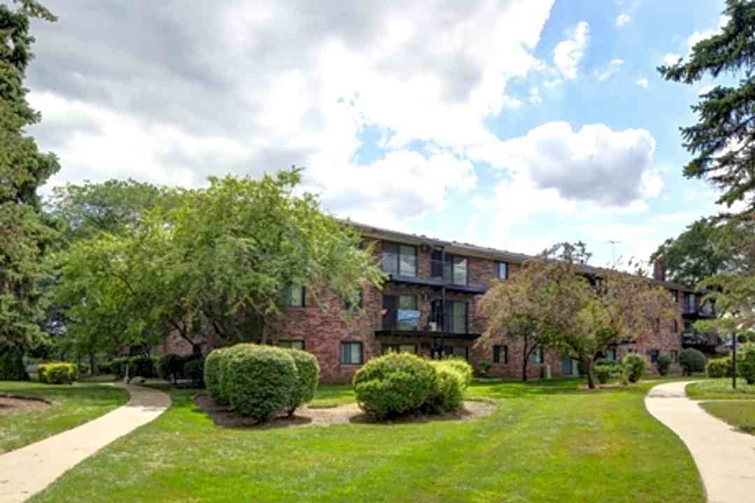 Autumn Ridge Apartments 326 S President St Carol Stream Il Apartments For Rent Rent Com