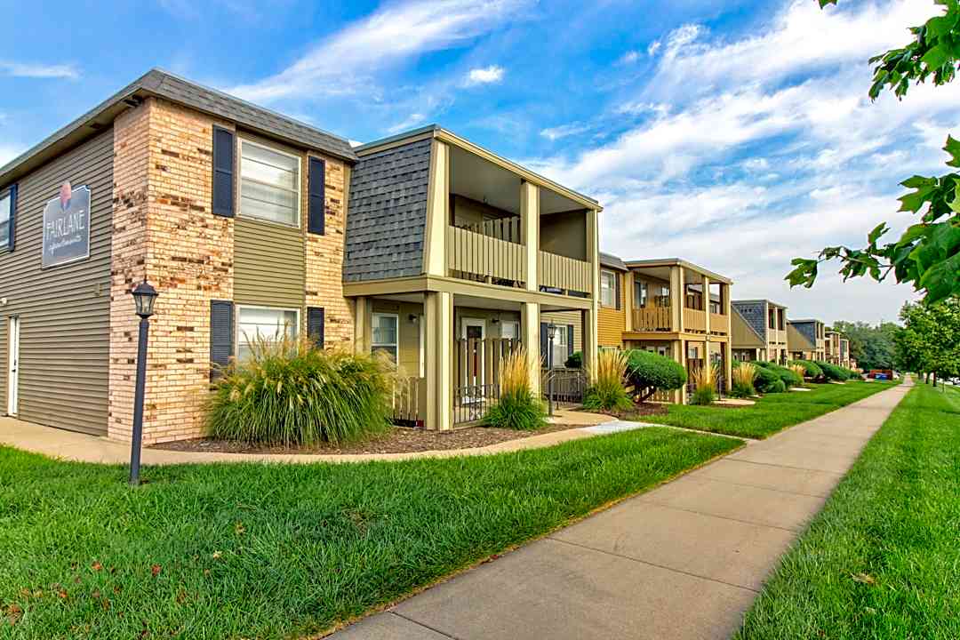 Fairlane Apartments 1411 Sw Fairlawn Rd Topeka Ks Apartments For Rent Rent Com