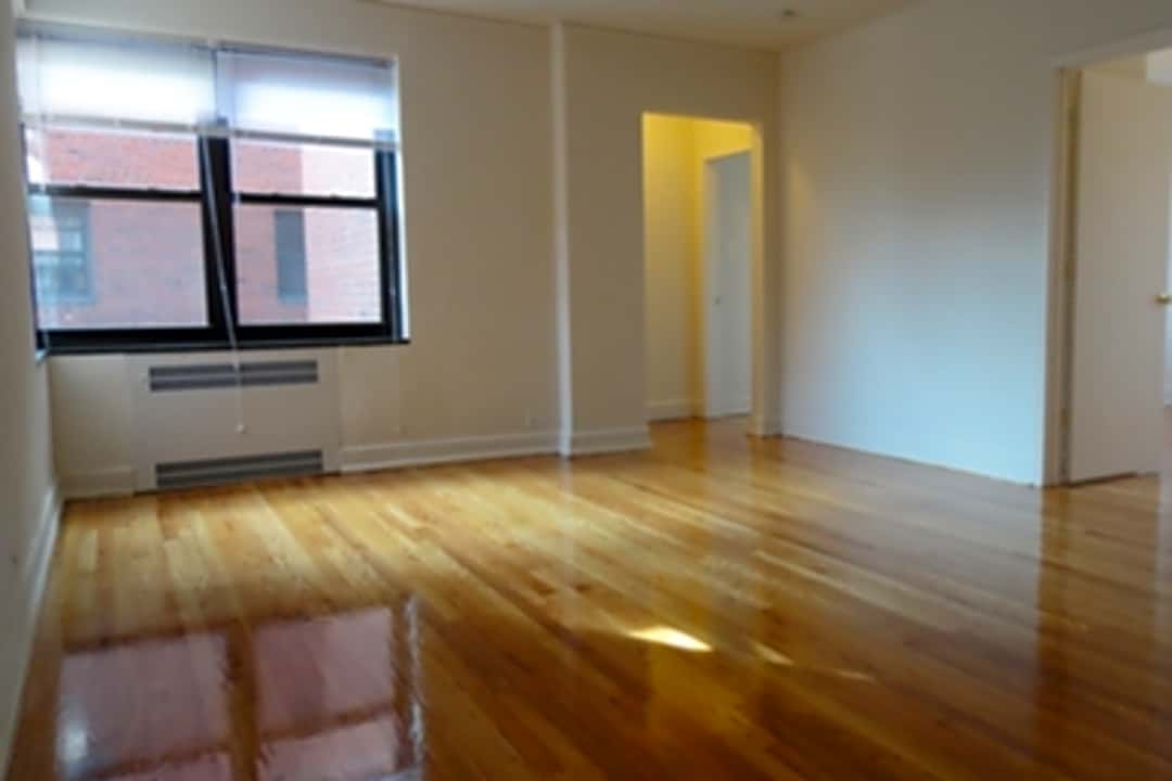 Granville Court Apartments 6230 N Hoyne Ave Chicago Il Apartments For Rent Rent Com