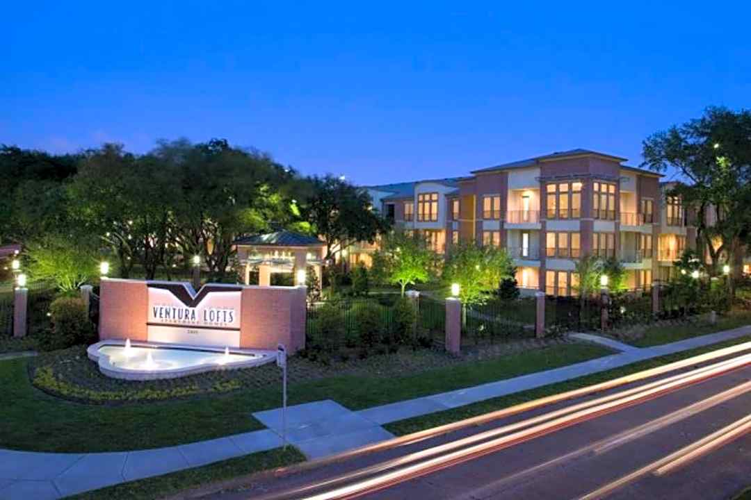 Ventura Lofts 2401 S Gessner Rd Houston Tx Apartments For Rent Rent Com
