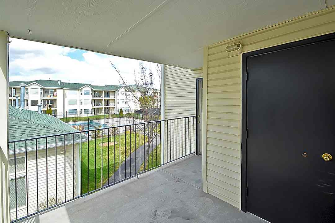 Aspen Hills Apartments 300 E James Court Dr Meridian Id Apartments For Rent Rent Com