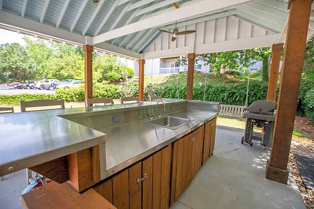 Bay Breeze Apartment Homes 29150 Lake Forest Blvd Daphne Al Apartments For Rent Rent Com