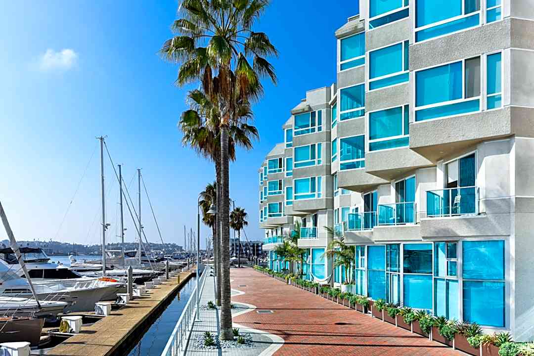 Esprit 13900 Marquesas Way Marina Del Rey Ca Apartments For Rent Rent Com