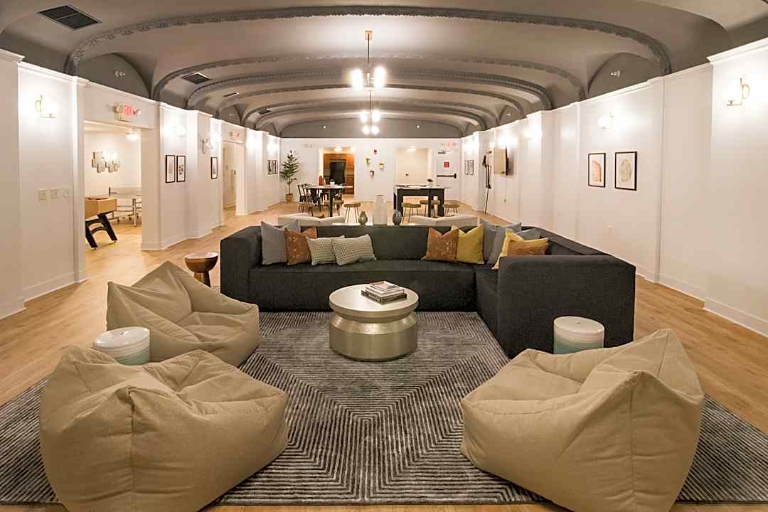 The Grand Wisconsin Apartments 720 N Old World 3rd St Milwaukee Wi Apartments For Rent Rent Com