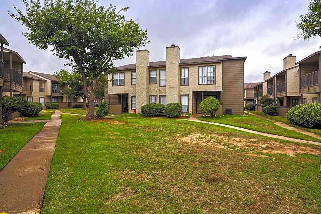 Andrews Square East 1902 North Midland Drive Midland Tx Apartments For Rent Rent Com