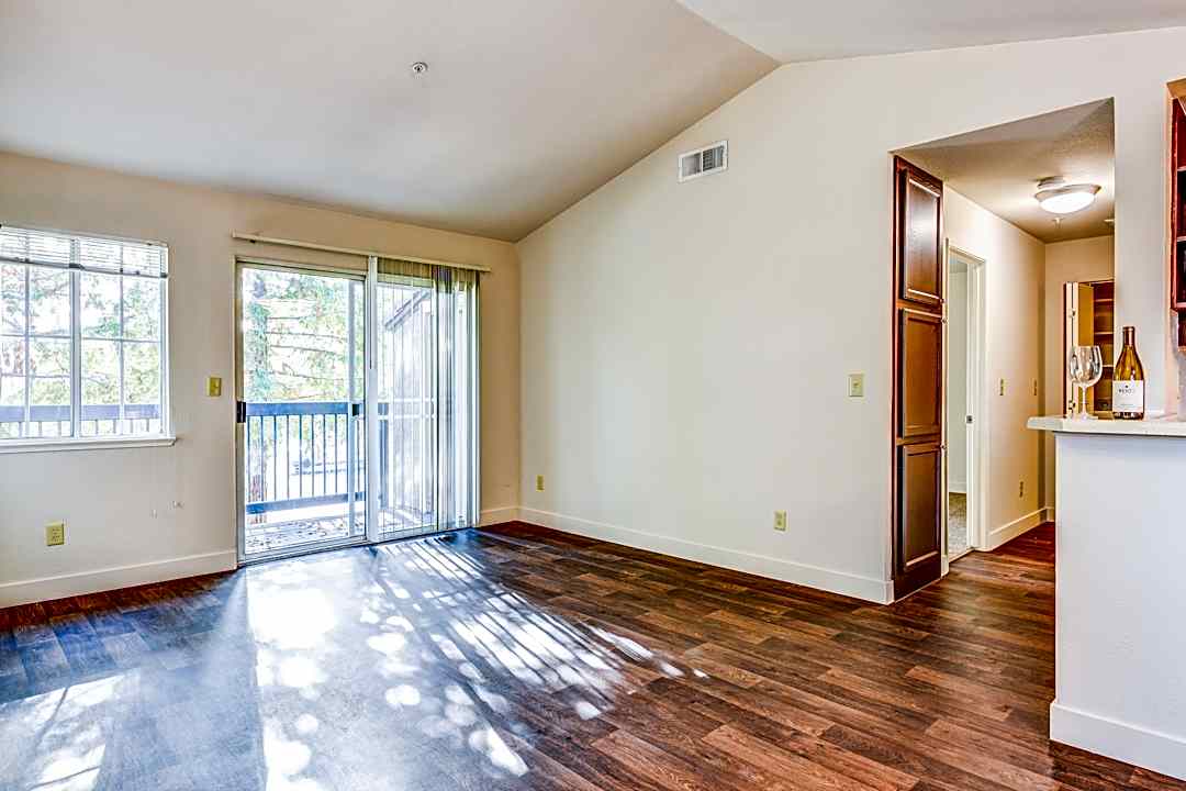 La Vina Apartments 4601 Gerrilyn Way Livermore Ca Apartments For Rent Rent Com