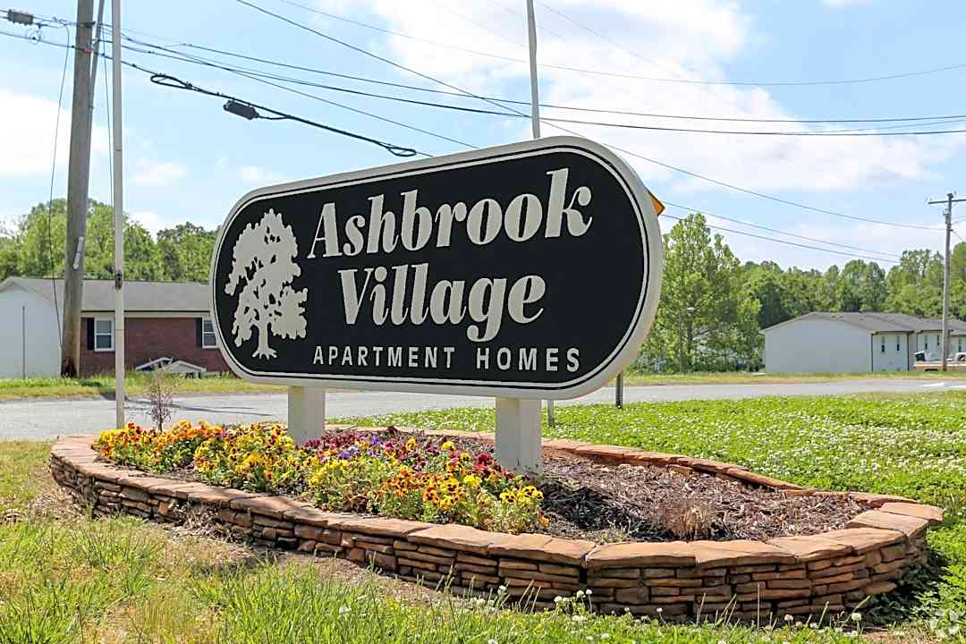 Ashbrook Village 2295 Pineview Ln Gastonia Nc Apartments For Rent Rent Com