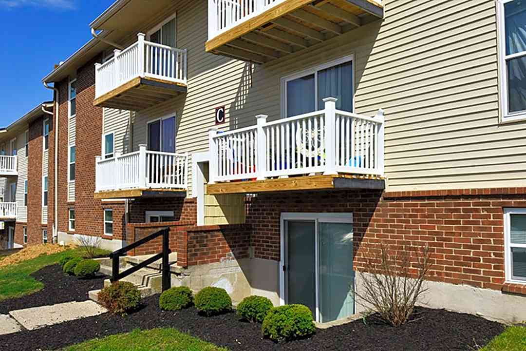 Triple Crown At Tates Creek 3501 Pimlico Pkwy Lexington Ky Apartments For Rent Rent Com