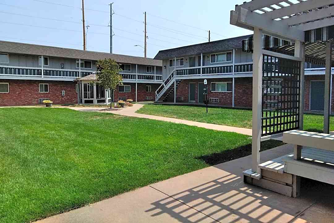 Amidon Place 2727 N Amidon Ave Wichita Ks Apartments For Rent Rent Com