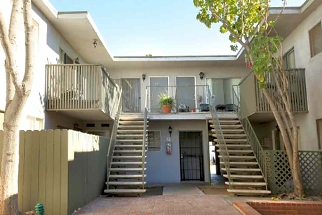 Villa Mollison 991 N Mollison Ave El Cajon Ca Apartments For Rent Rent Com
