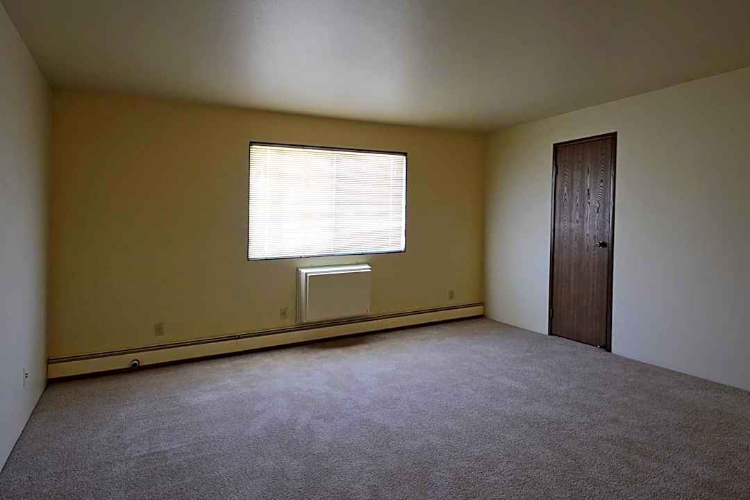 Heritage Village Apartments - Greenfield Wi - 5055 S 55th Street Milwaukee Wi Apartments For Rent Rentcom