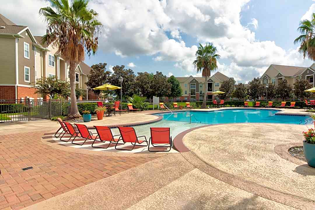Advenir At Wynstone 6464 E Sam Houston Pkwy N Houston Tx Apartments For Rent Rent Com