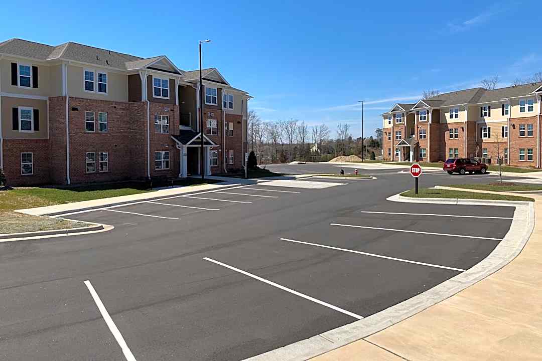 Hartley Ridge Apartments 700 W Hartley Drive High Point Nc Apartments For Rent Rent Com