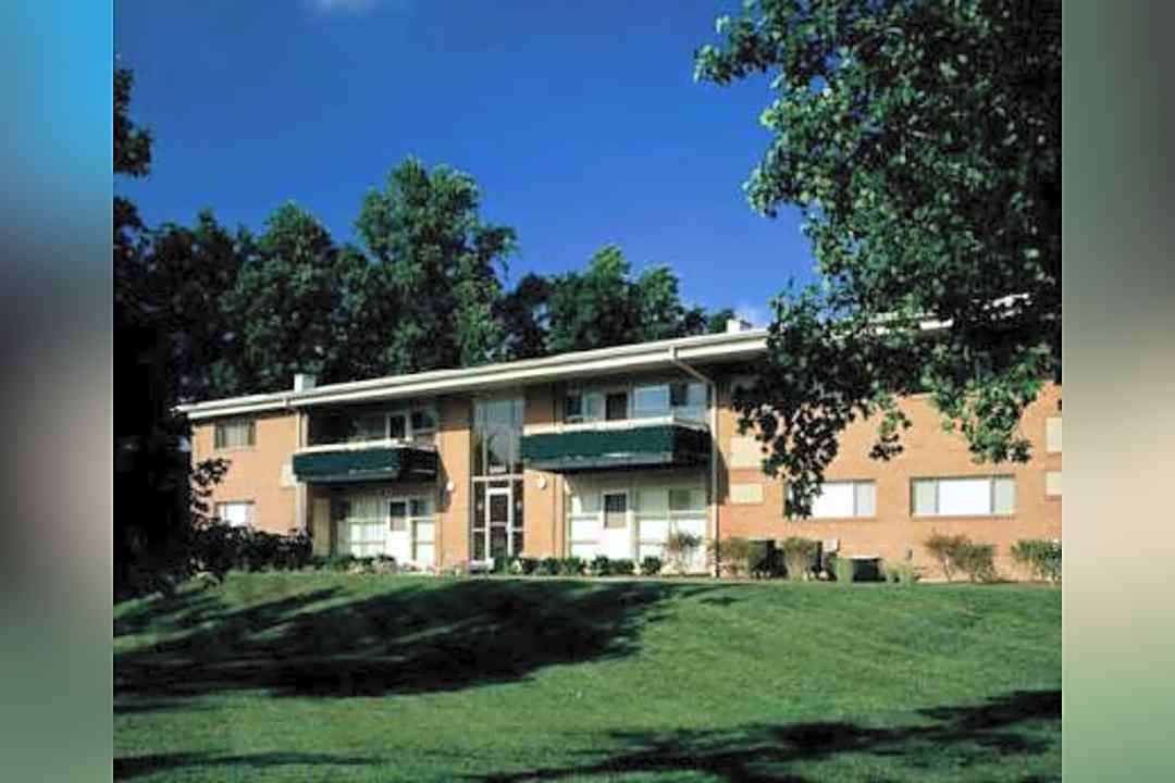 glenmont forest 2386 glenmont cir silver spring md apartments for rent rent com