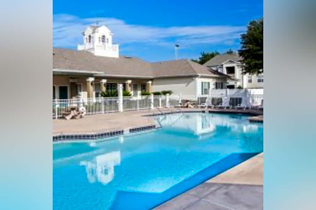 Charleston Club 500 Fox Quarry Ln Sanford Fl Apartments For Rent Rent Com