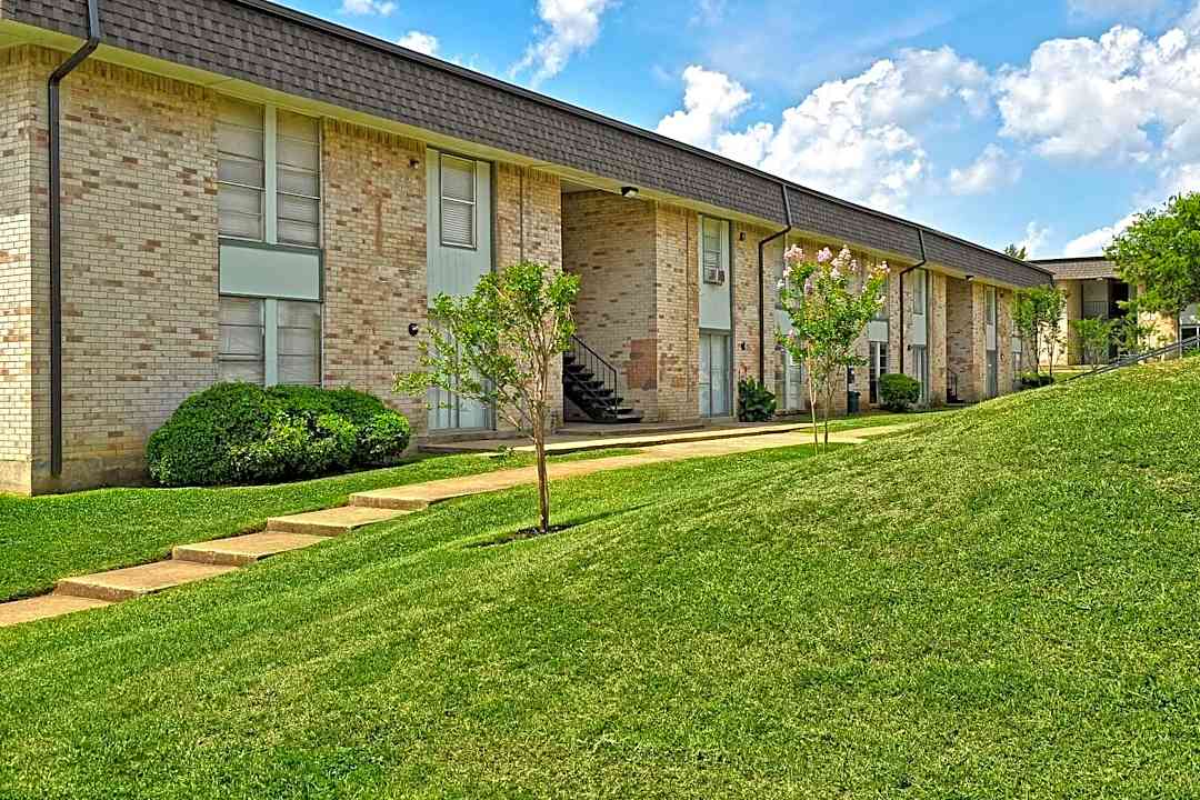 estrella apartments 4542 w kiest blvd dallas tx apartments for rent rent com