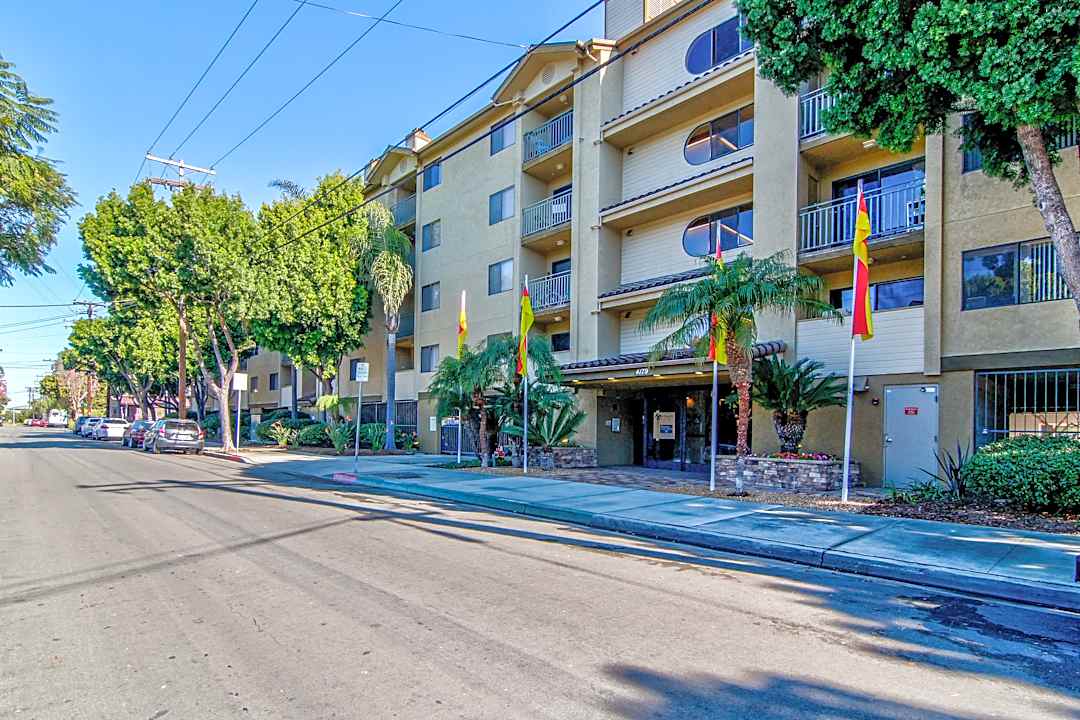 Montecito Point 4179 Third Avenue San Diego Ca Apartments For Rent Rent Com