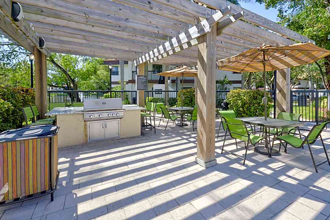 Advenir At Cocoplum 4142 Cocoplum Cir Coconut Creek Fl Apartments For Rent Rent Com