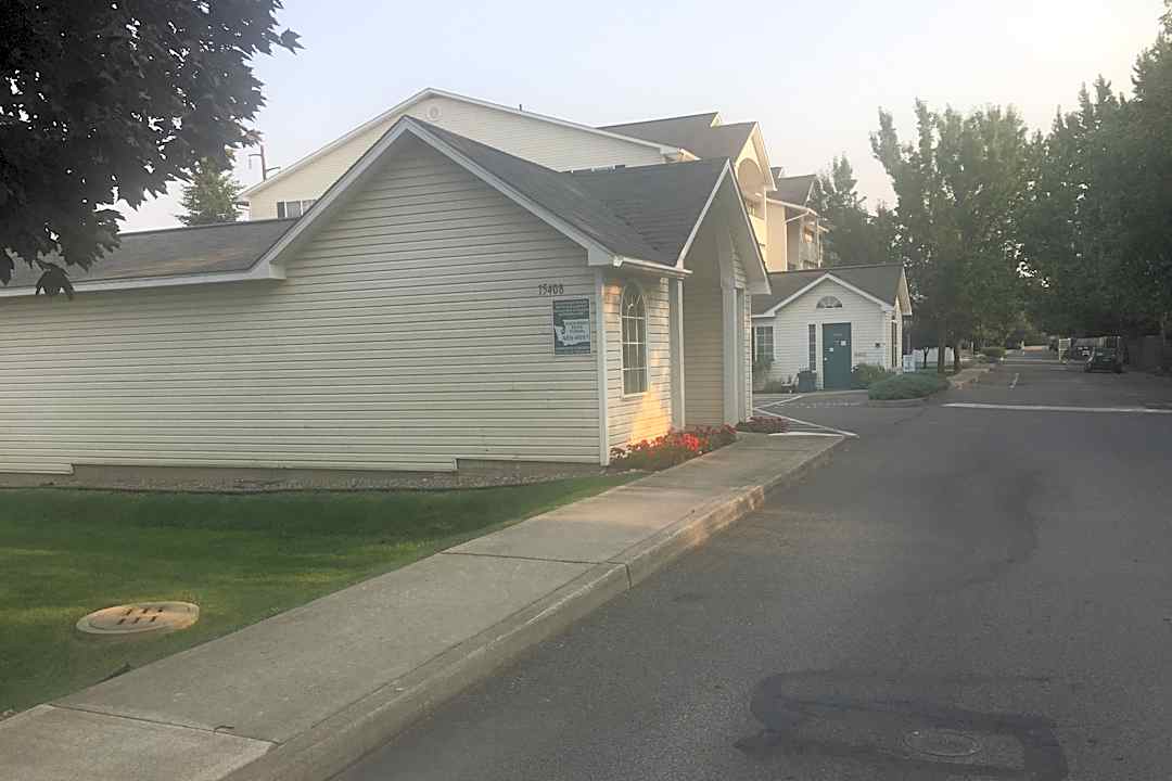 Granite Court Apartments 15408 E 4th Ave Spokane Valley Wa Apartments For Rent Rent Com