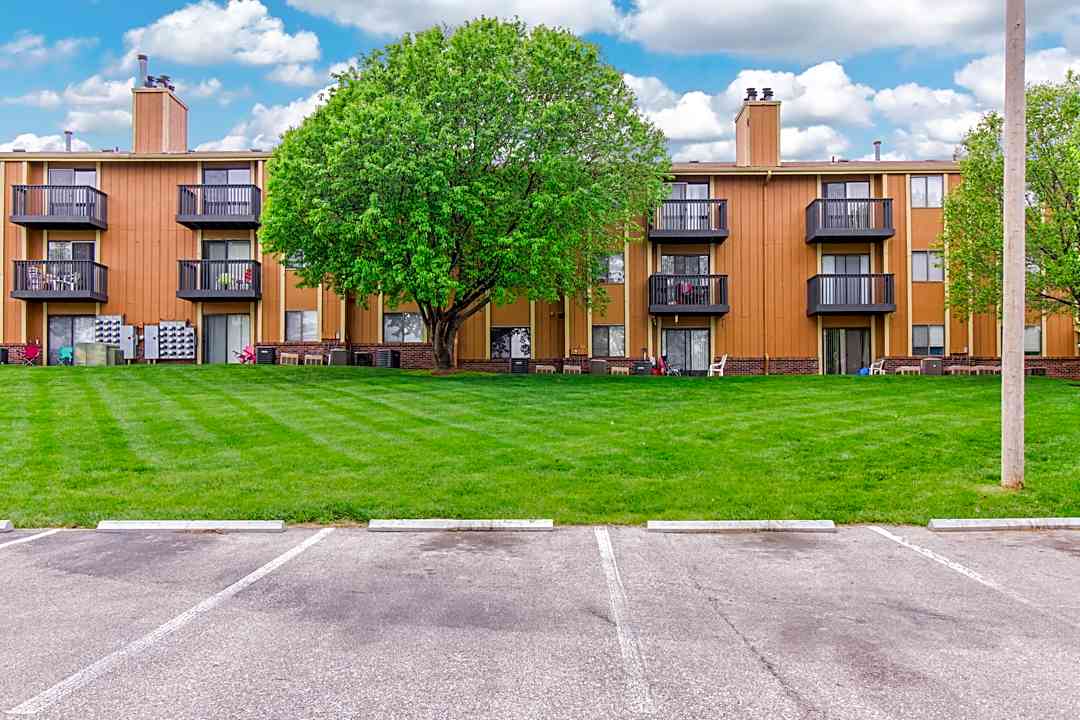 Maple View Apartment Homes 3625 N 104th Ave Omaha Ne Apartments For Rent Rent Com