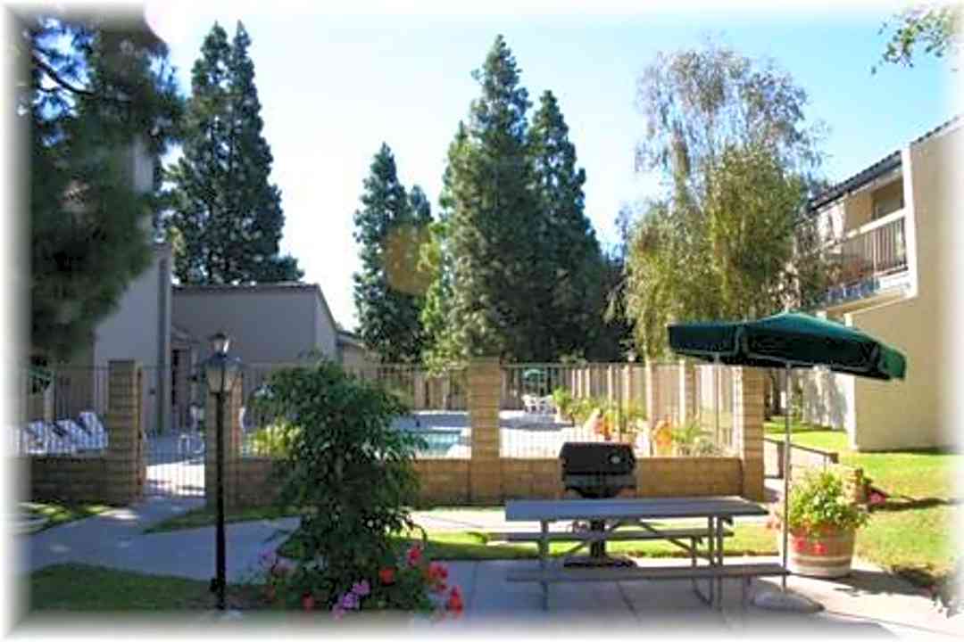 Ashwood Gardens 99 N Ashwood Ave Ventura Ca Apartments For Rent Rent Com