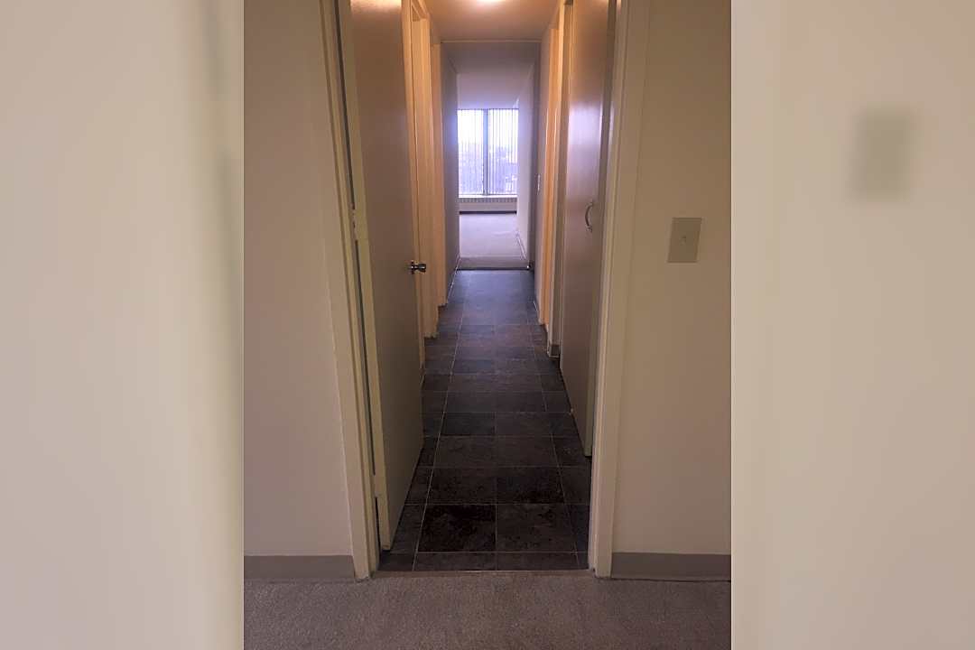 The Colonnade Apartments 25 Clifton Ave Newark Nj Apartments For Rent Rent Com