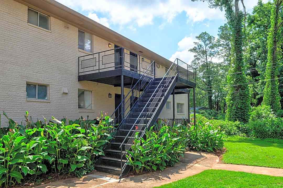 Forty 15 Apartment Homes 4015 Covington Highway Decatur Ga Apartments For Rent Rent Com