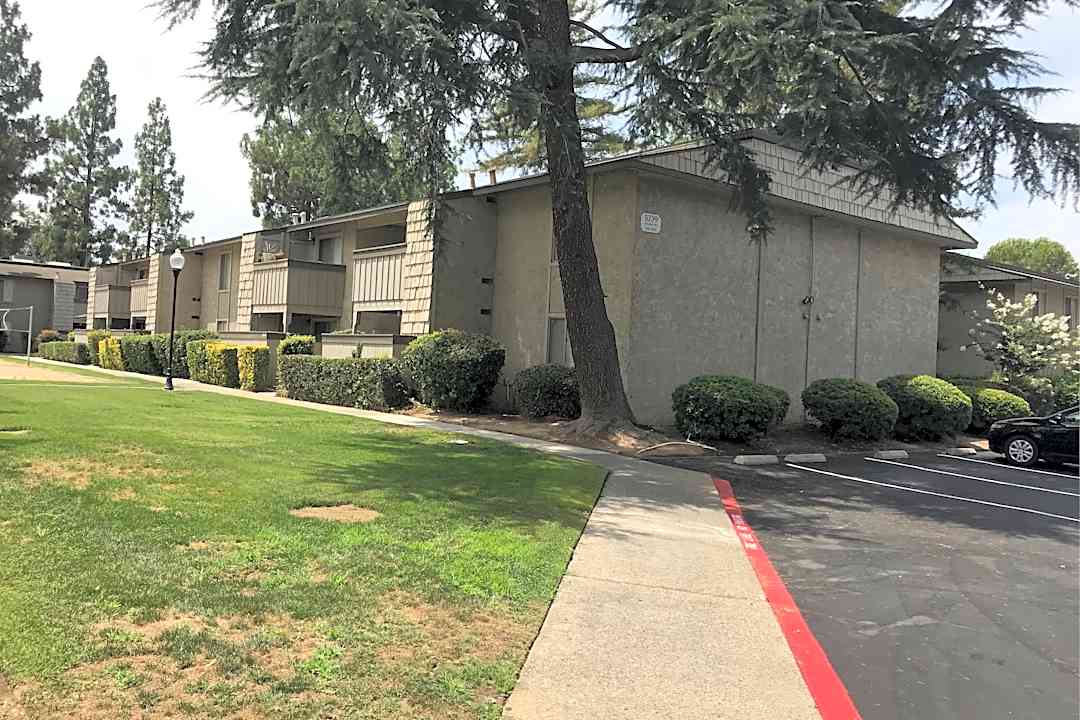 cedar commons 5739 n cedar ave fresno ca apartments for rent rent com