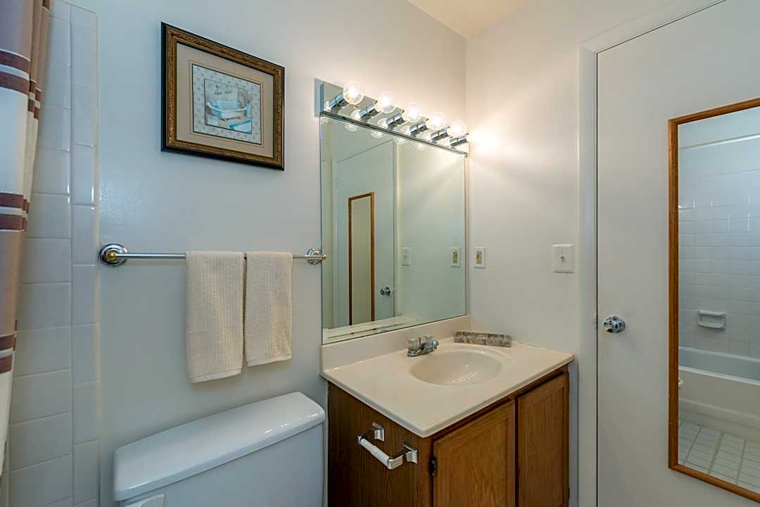 Ashton Glen 8850 Golden Oak Dr Manassas Va Apartments For Rent Rent Com