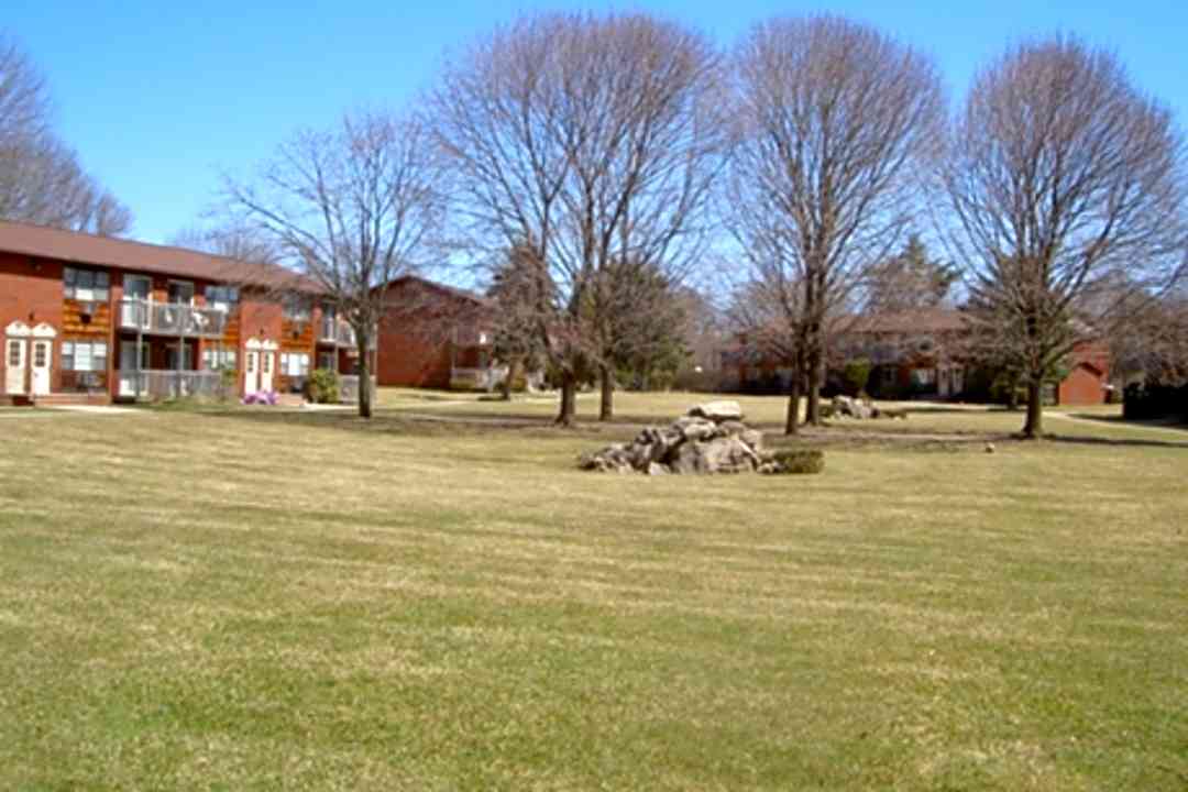 Ascot Park Apartments 75 Mulford Rd Lafayette Nj Apartments For Rent Rent Com