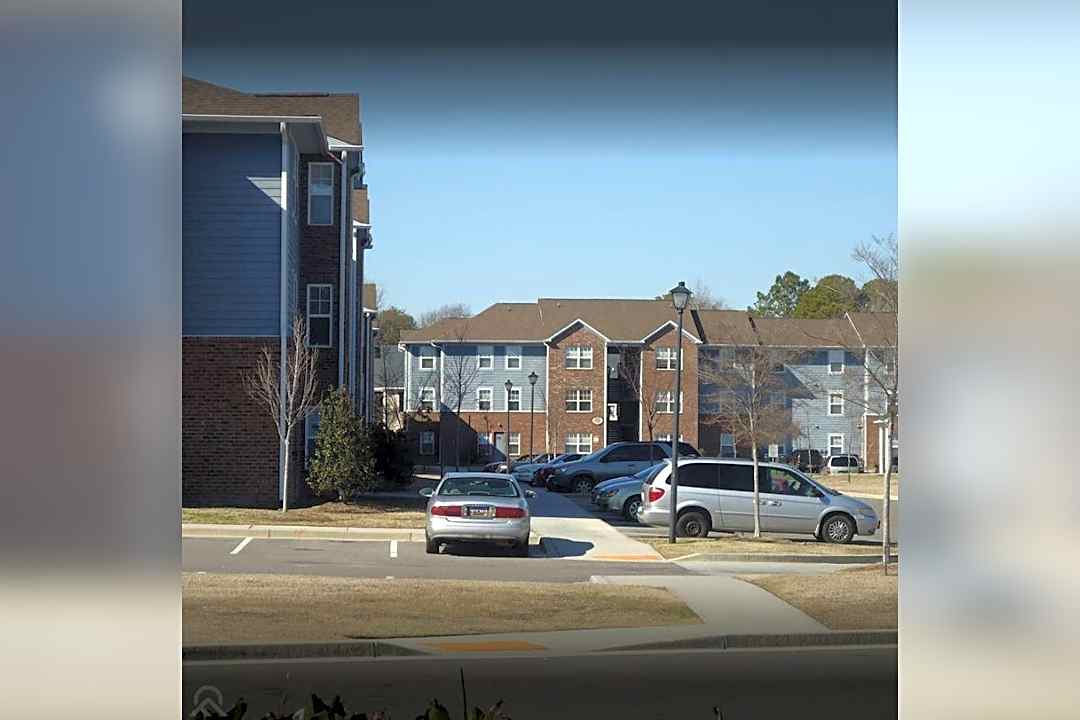 Alston Lakes 2410 Alston Ave North Charleston Sc Apartments For Rent Rent Com