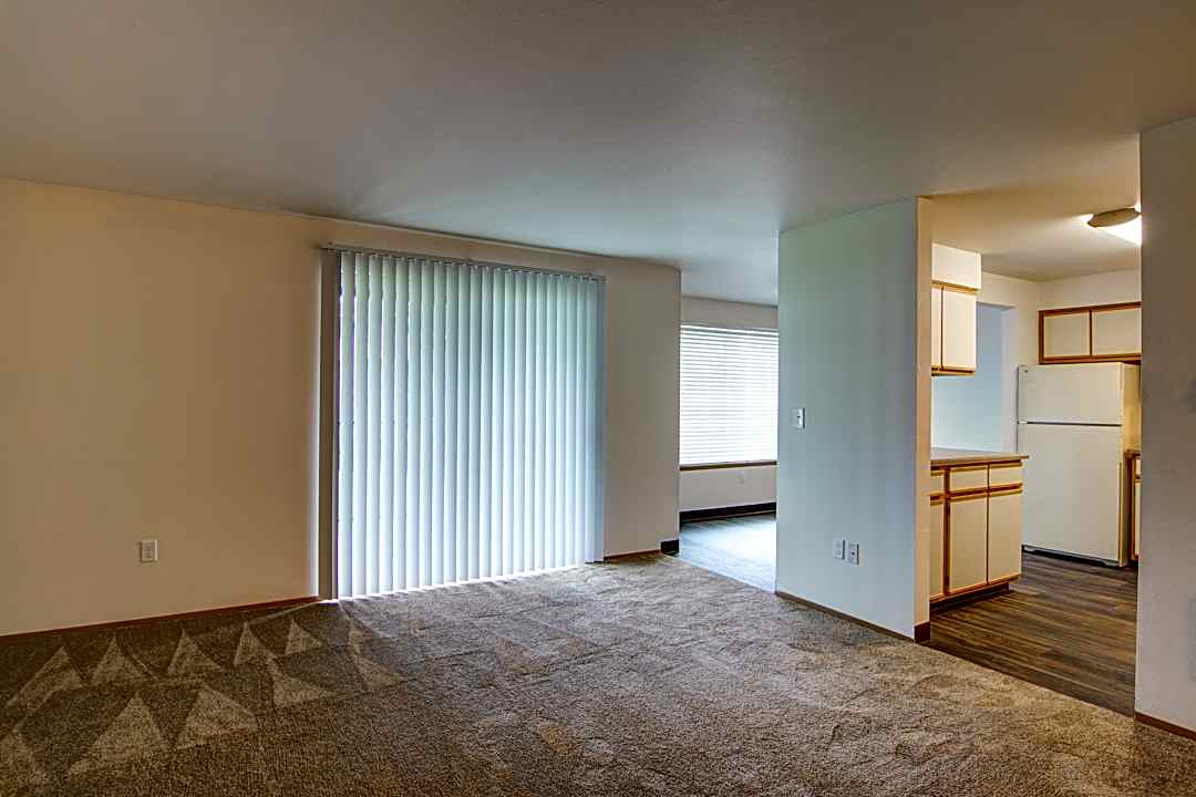Alpine Meadows 1717 Se Orient Drive Gresham Or Apartments For Rent Rent Com