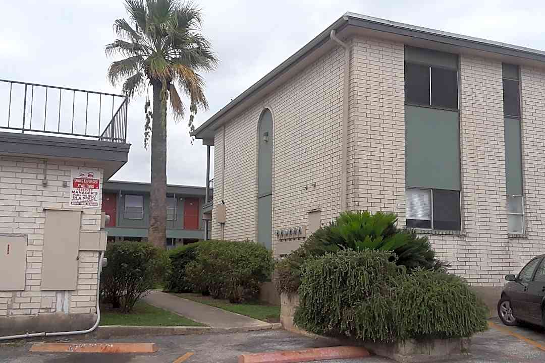leon trace apartment homes 6812 poss rd san antonio tx apartments for rent rent com