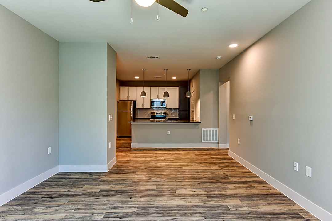 Coronado On Briarwood 6000 Briarwood Ave Midland Tx Apartments For Rent Rent Com [ 720 x 1080 Pixel ]