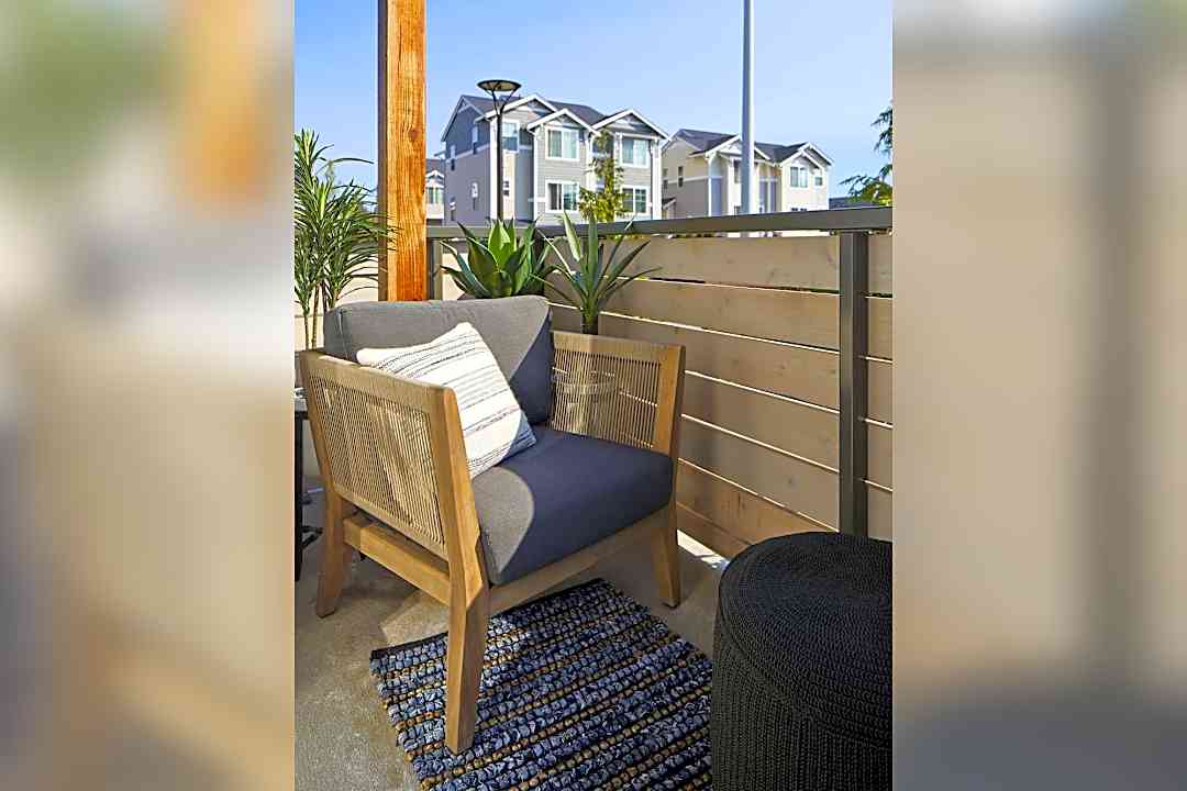 helm 128 127th st se everett wa apartments for rent rent com