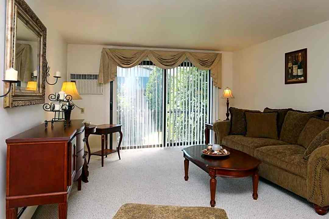 village green apartments 100 village blvd s baldwinsville ny apartments for rent rent com