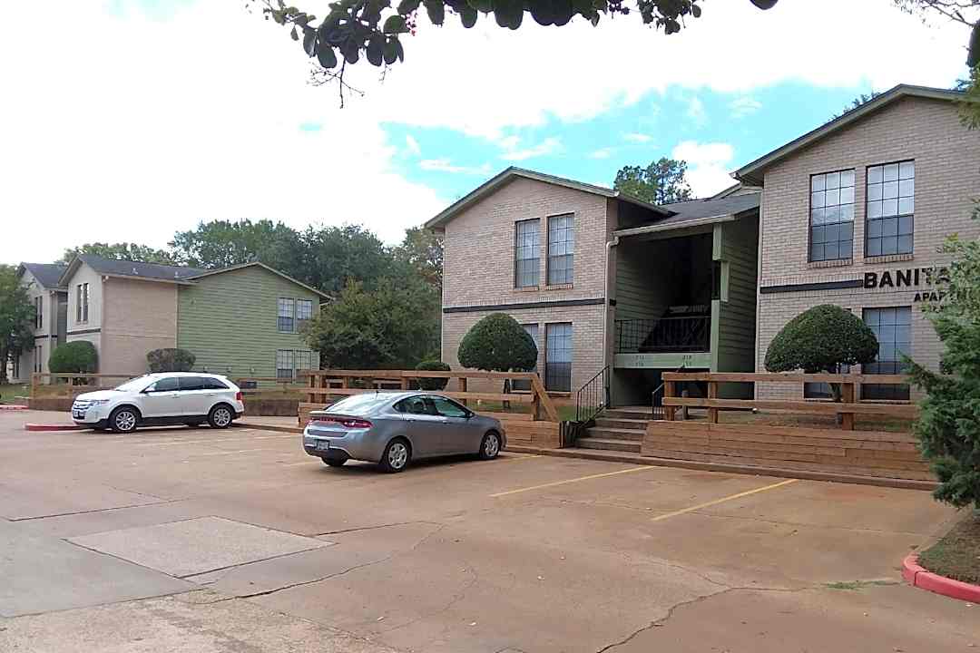 51  Banita creek apartments nacogdoches 