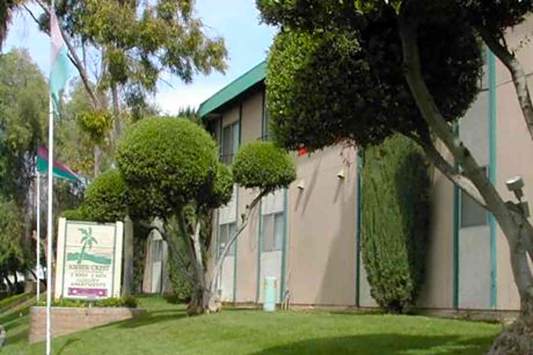 Amber Crest Apartments 5310 Canyon Crest Dr Riverside Ca Apartments For Rent Rent Com