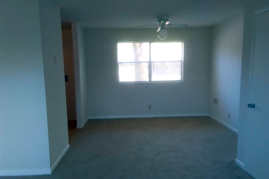 Azalea Apartments 1000 S Edgewood Dr Dothan Al Apartments For Rent Rent Com